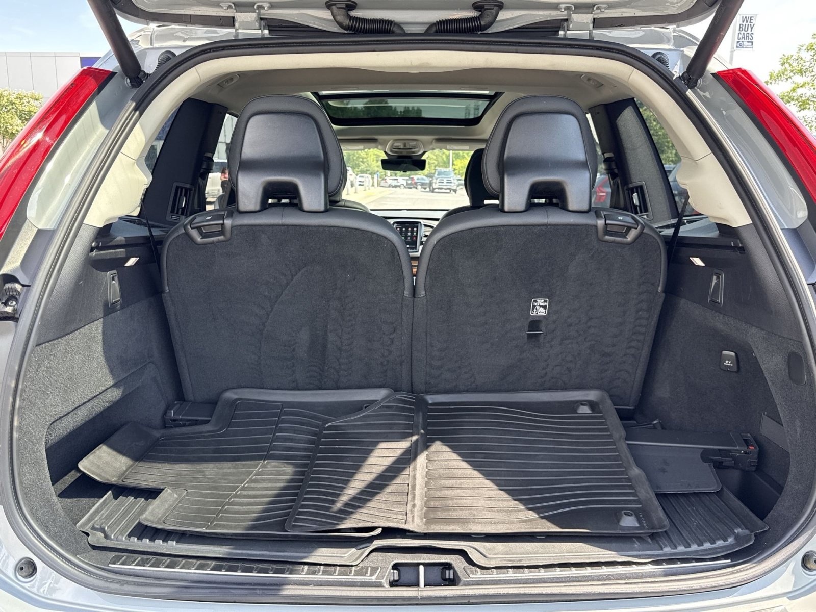 Certified 2025 Volvo XC90 T8 Plus w/ Protection Package Premier AWD/4WD image 21