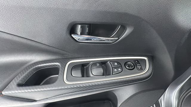 Used 2025 Nissan Versa SR image 17