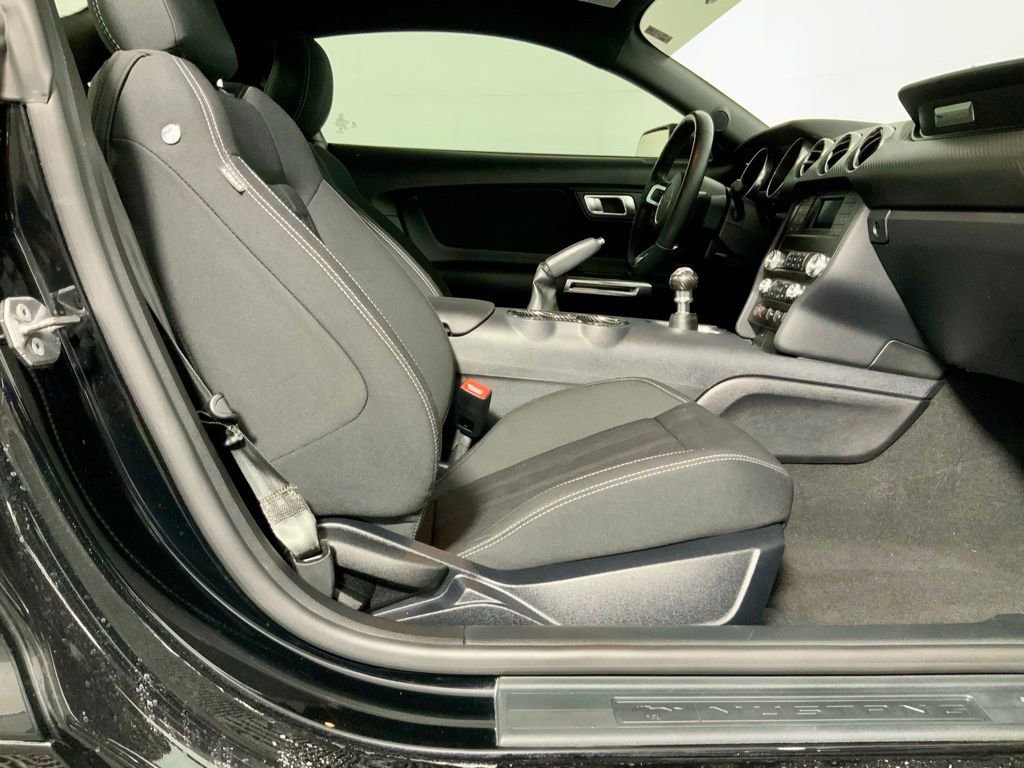 Used 2021 Ford Mustang Coupe image 28