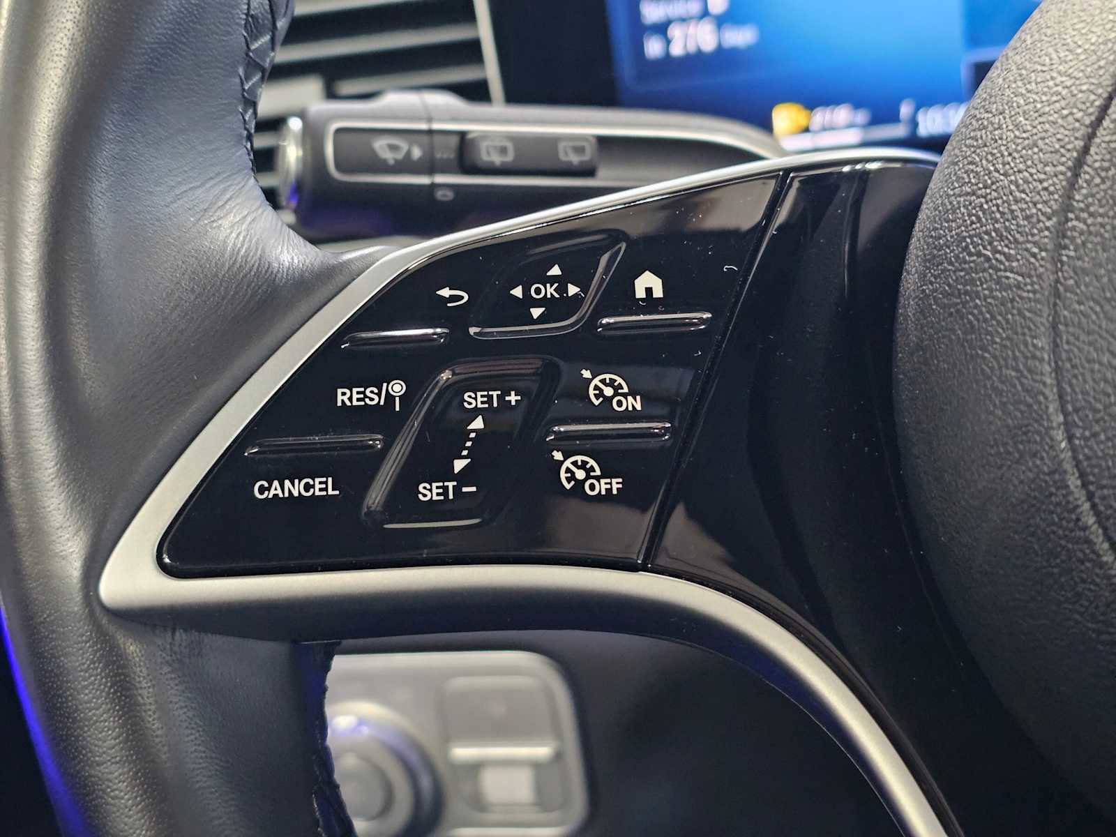 Used 2025 Mercedes-Benz GLE 450 4MATIC image 27