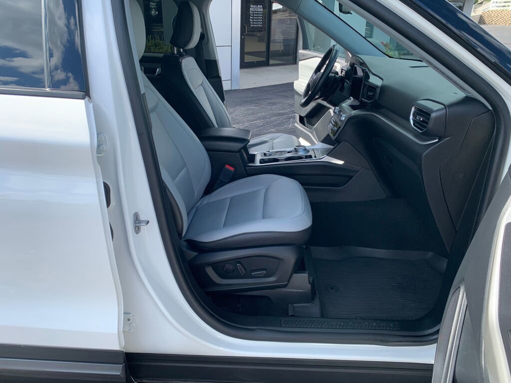 Used 2021 Ford Explorer XLT w/ Equipment Group 202A image 14