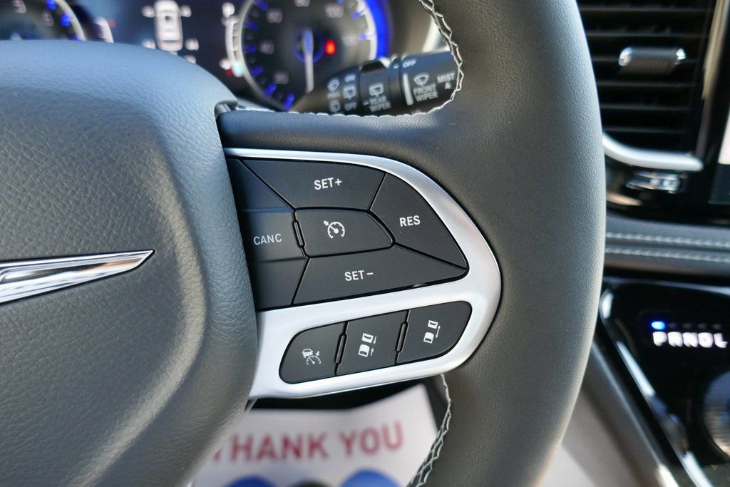 New 2026 Chrysler Pacifica Select image 19
