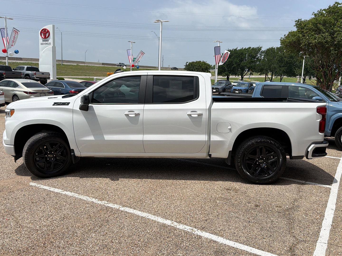 Used 2025 Chevrolet Silverado 1500 RST AWD/4WD image 6