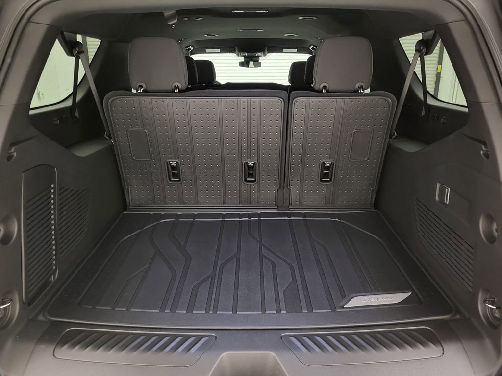 New 2026 Chevrolet Suburban LS RWD image 24