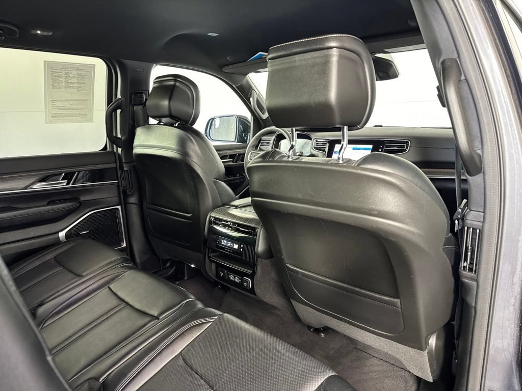 Certified 2024 Jeep Wagoneer L Series II w/ Flexible Seating Group AWD/4WD image 38