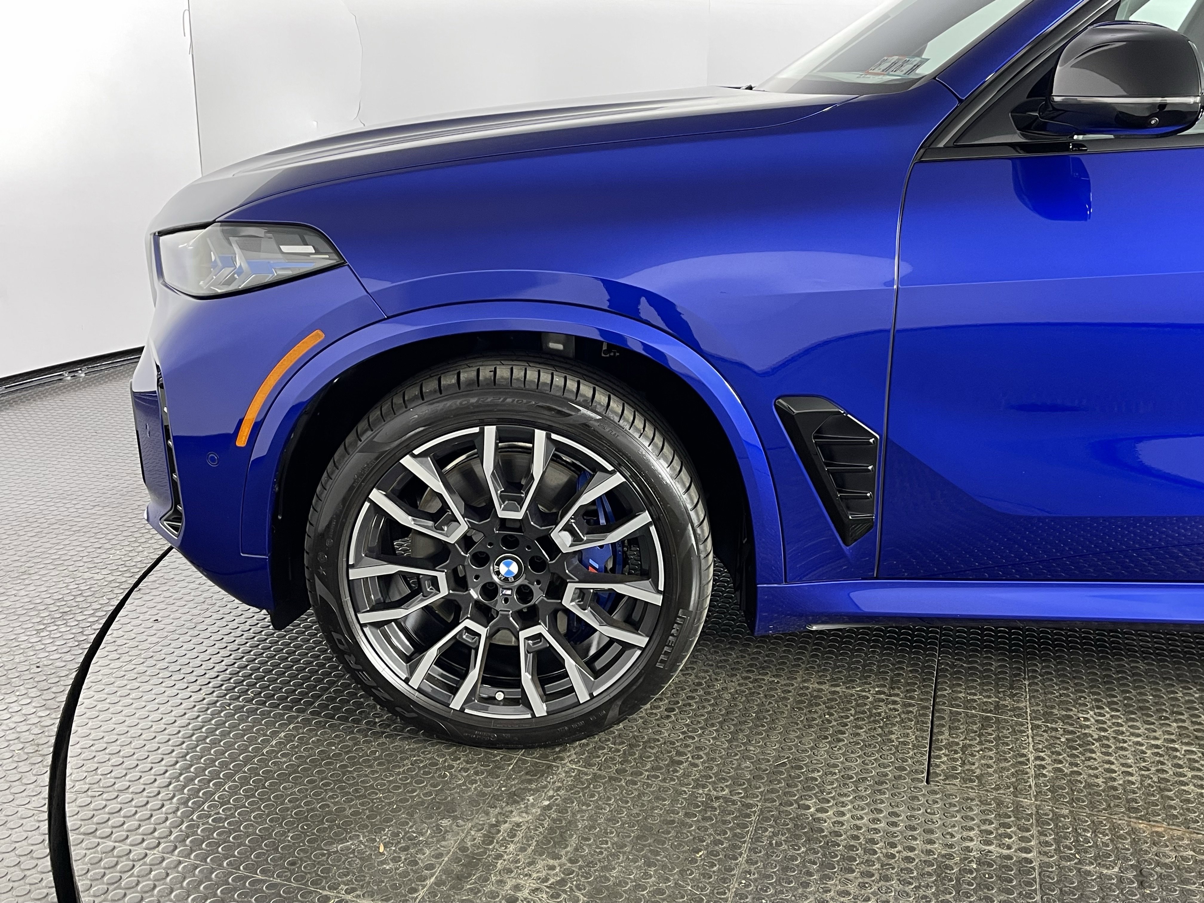 Certified 2025 BMW X5 M60i image 4