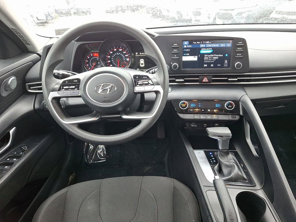 Used 2023 Hyundai Elantra SEL image 11