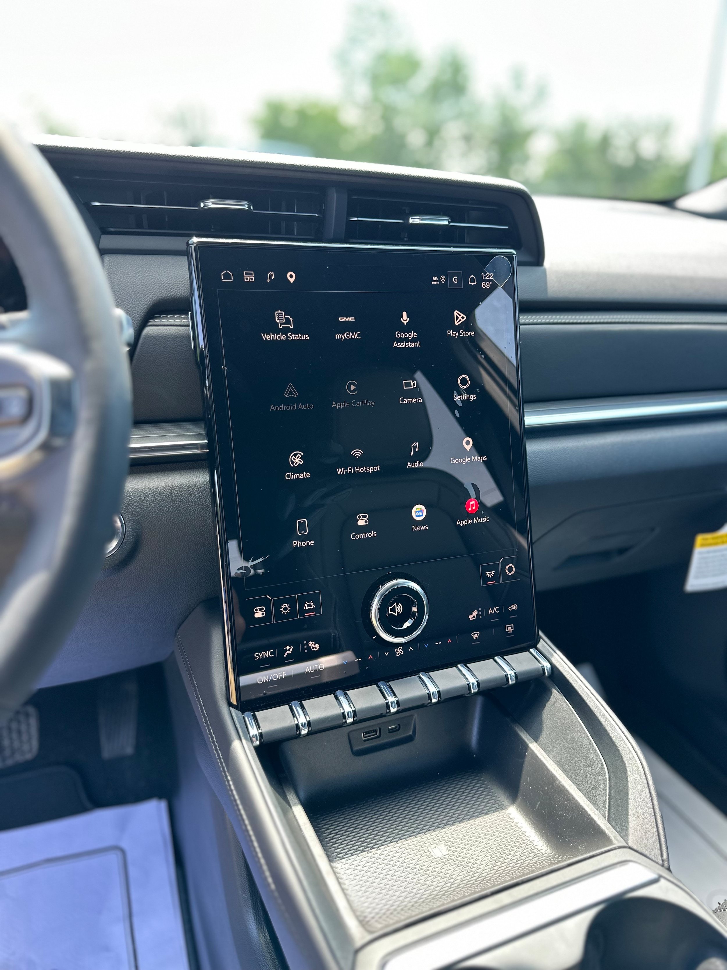 New 2027 GMC Terrain Elevation w/ Elevation Premium Package AWD/4WD image 13