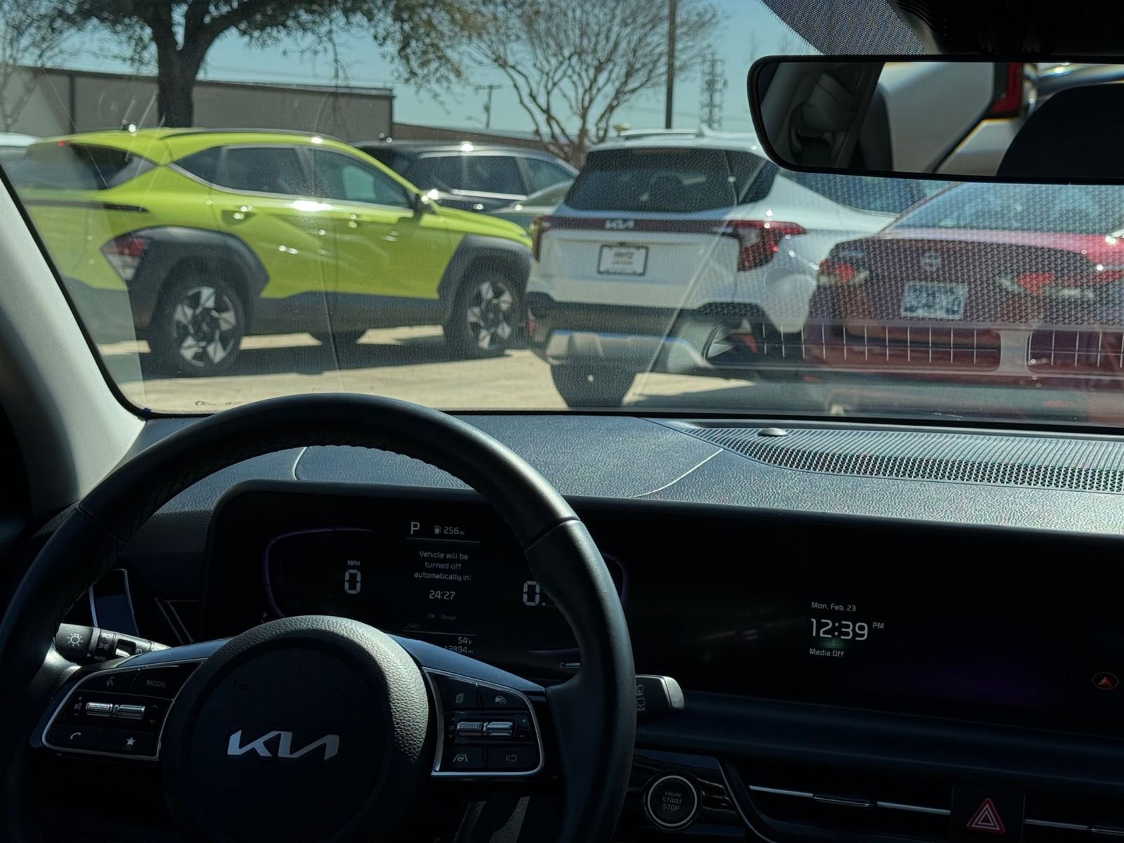 Used 2025 Kia Seltos S image 36