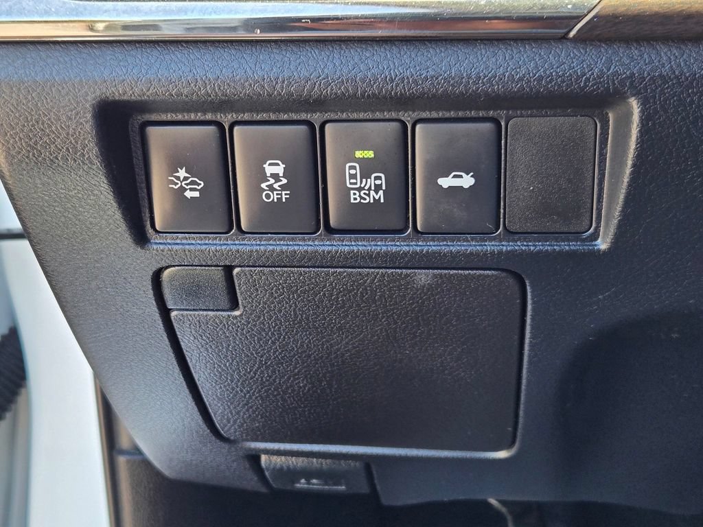 Used 2018 Toyota Avalon XLE Premium FWD image 22