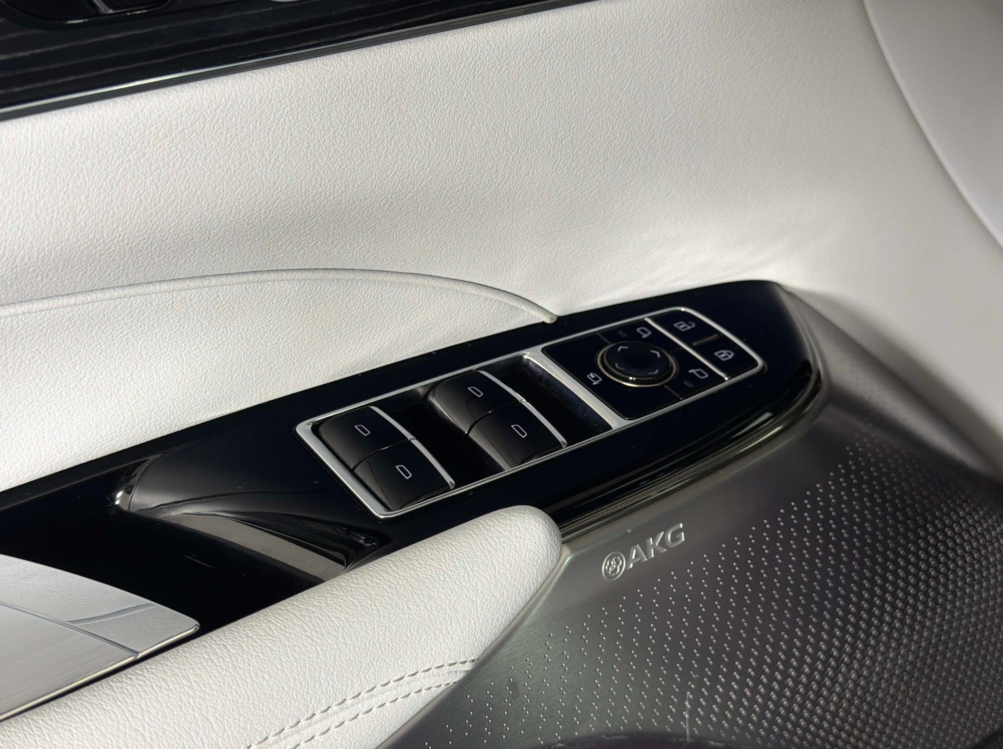 Used 2024 Cadillac Lyriq Luxury RWD image 35