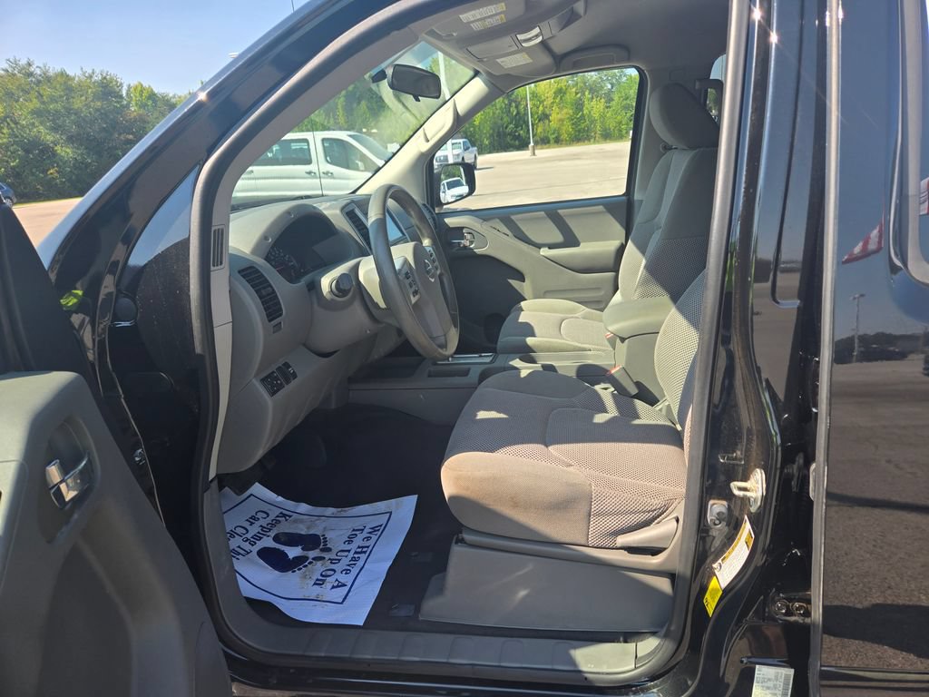 Used 2019 Nissan Frontier SV RWD image 7