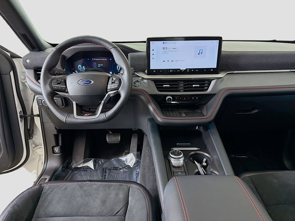 Used 2025 Ford Explorer ST AWD/4WD image 32