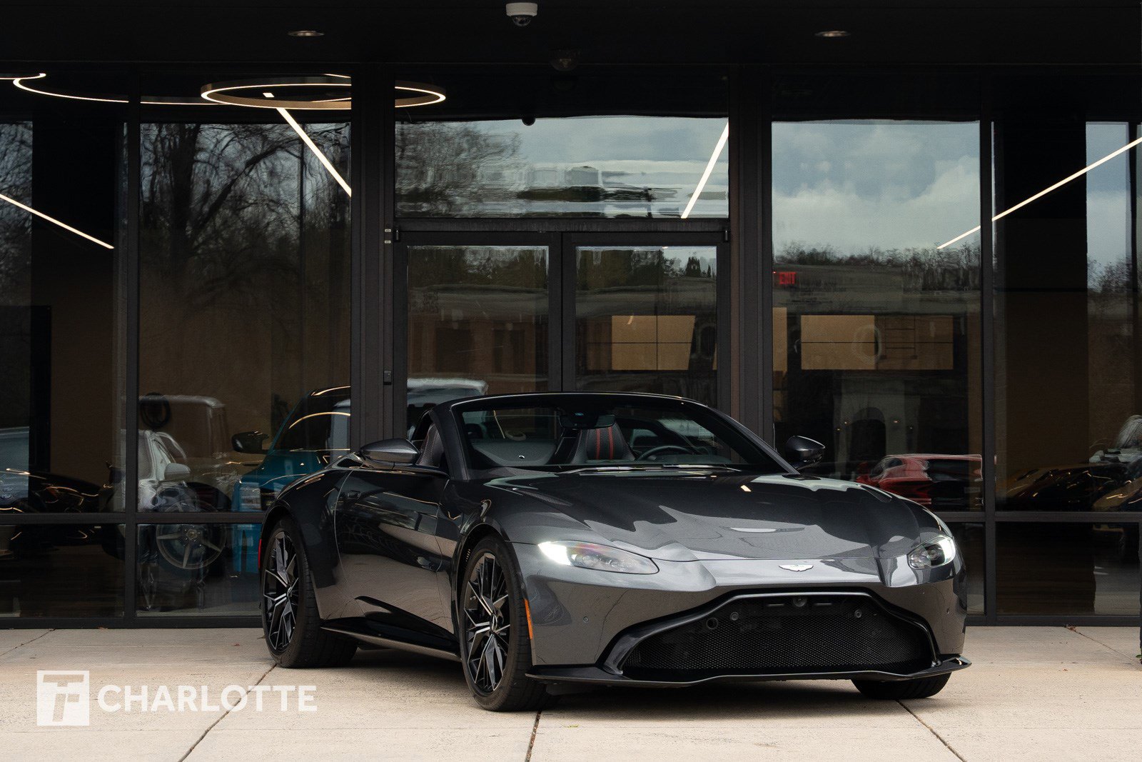 Used 2021 Aston Martin V8 Vantage Roadster image 1