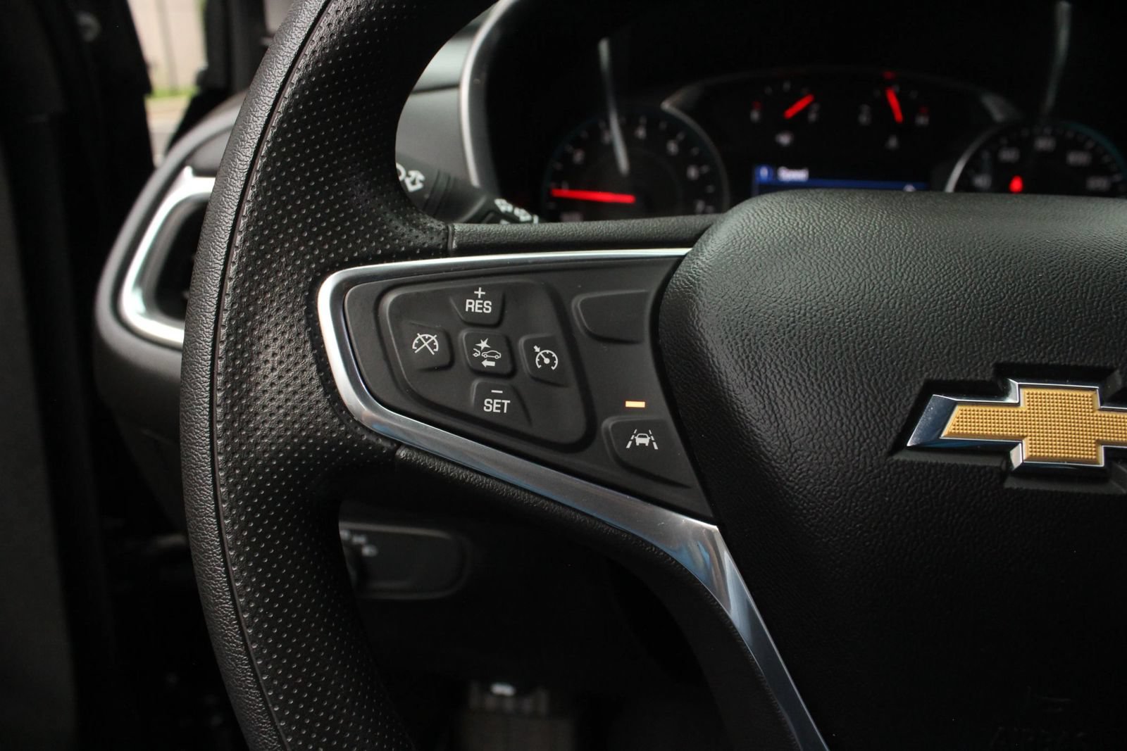Used 2020 Chevrolet Equinox LT w/ LPO, Floor Liner Package AWD/4WD image 27