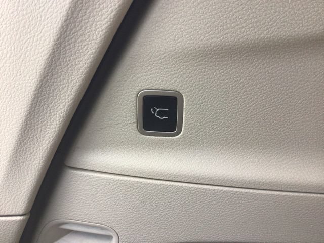 Used 2017 Chrysler Pacifica Touring-L FWD image 47