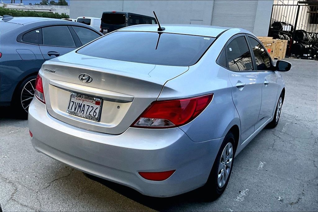 Used 2017 Hyundai Accent SE FWD image 4