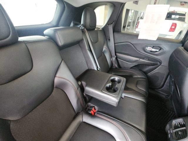 Used 2021 Jeep Cherokee Trailhawk w/ Sun, Sound & Nav Group AWD/4WD image 39