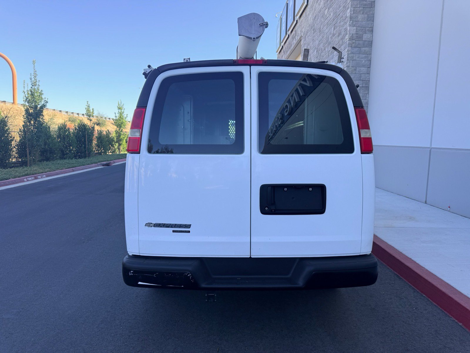 Used 2015 Chevrolet Express 2500 RWD image 25