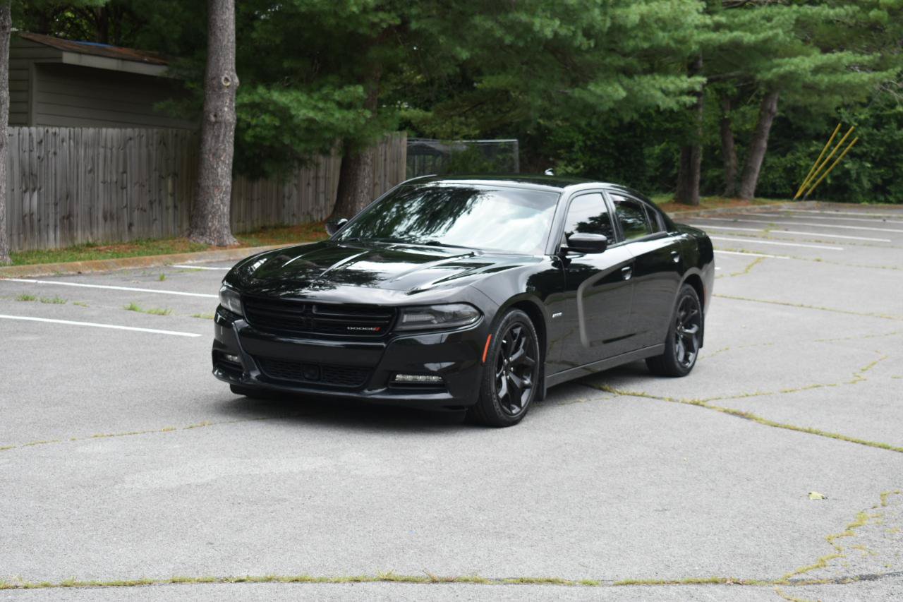 Used 2018 Dodge Charger R/T w/ Premium Group RWD image 2