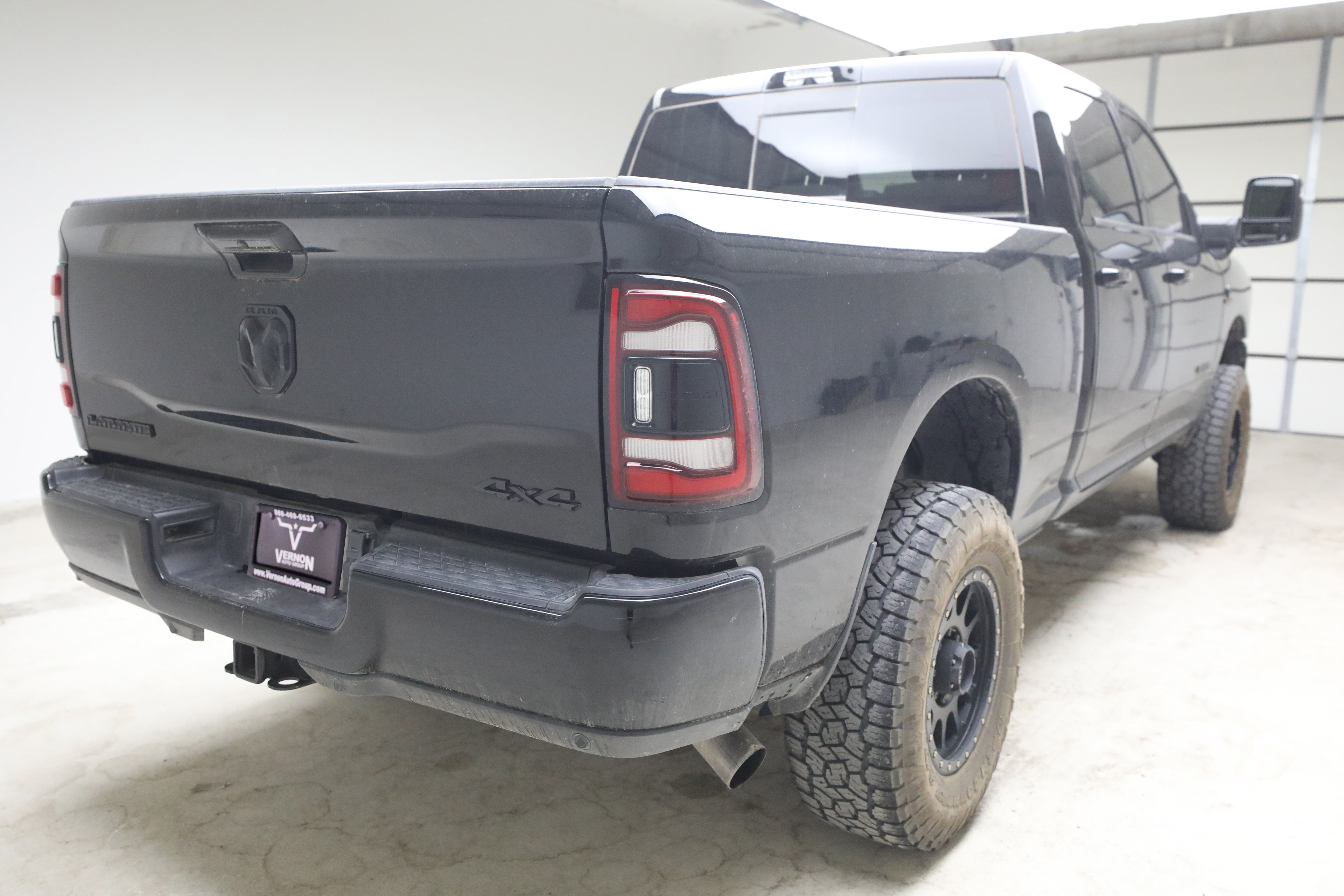 Used 2024 RAM 2500 Laramie w/ Night Edition AWD/4WD image 3