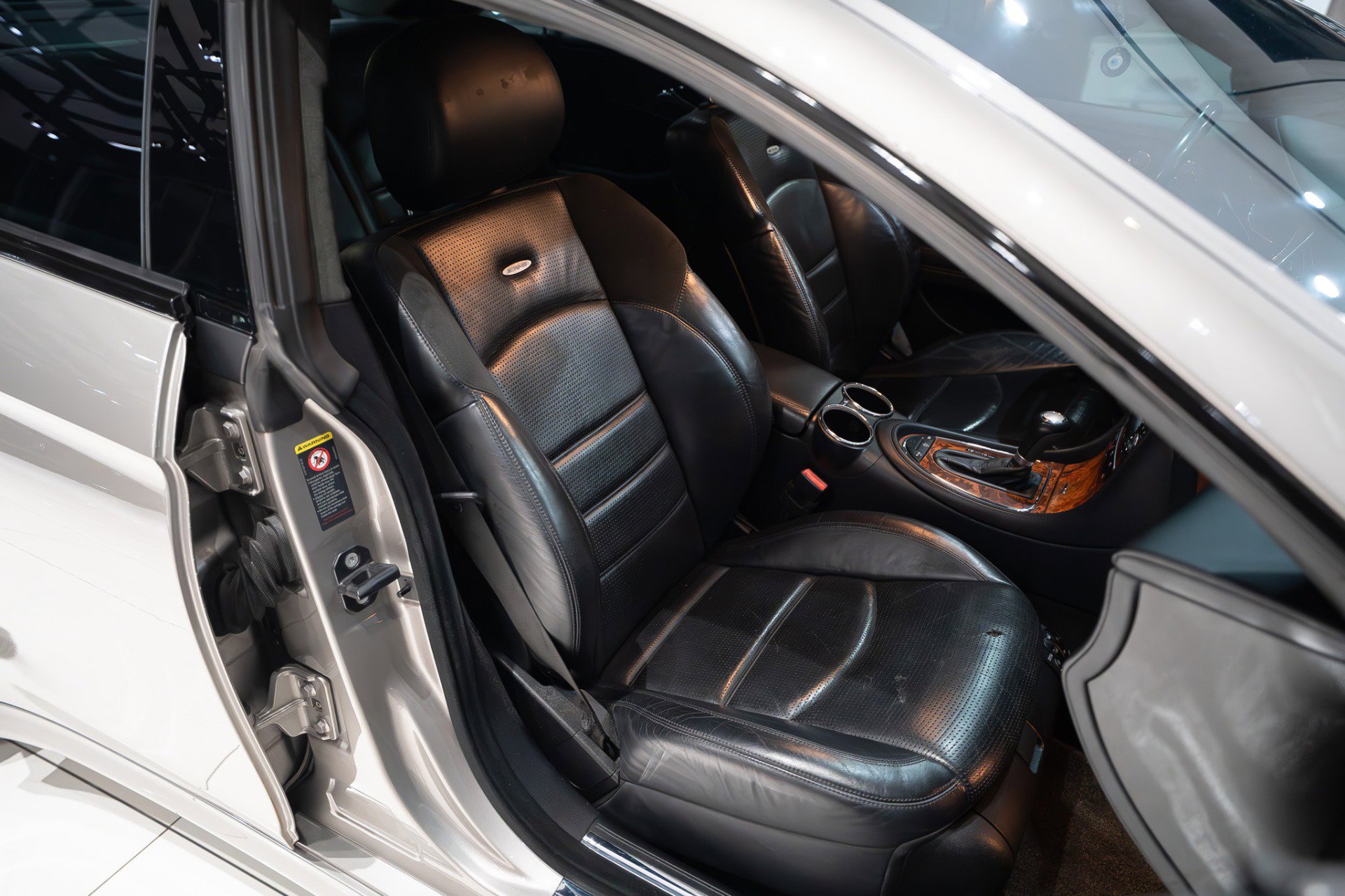 Used 2006 Mercedes-Benz CLS 55 AMG image 24