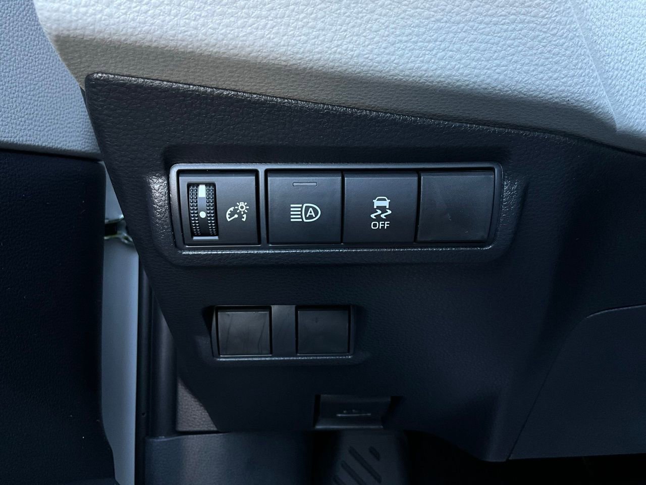 New 2026 Toyota Corolla Cross L image 20