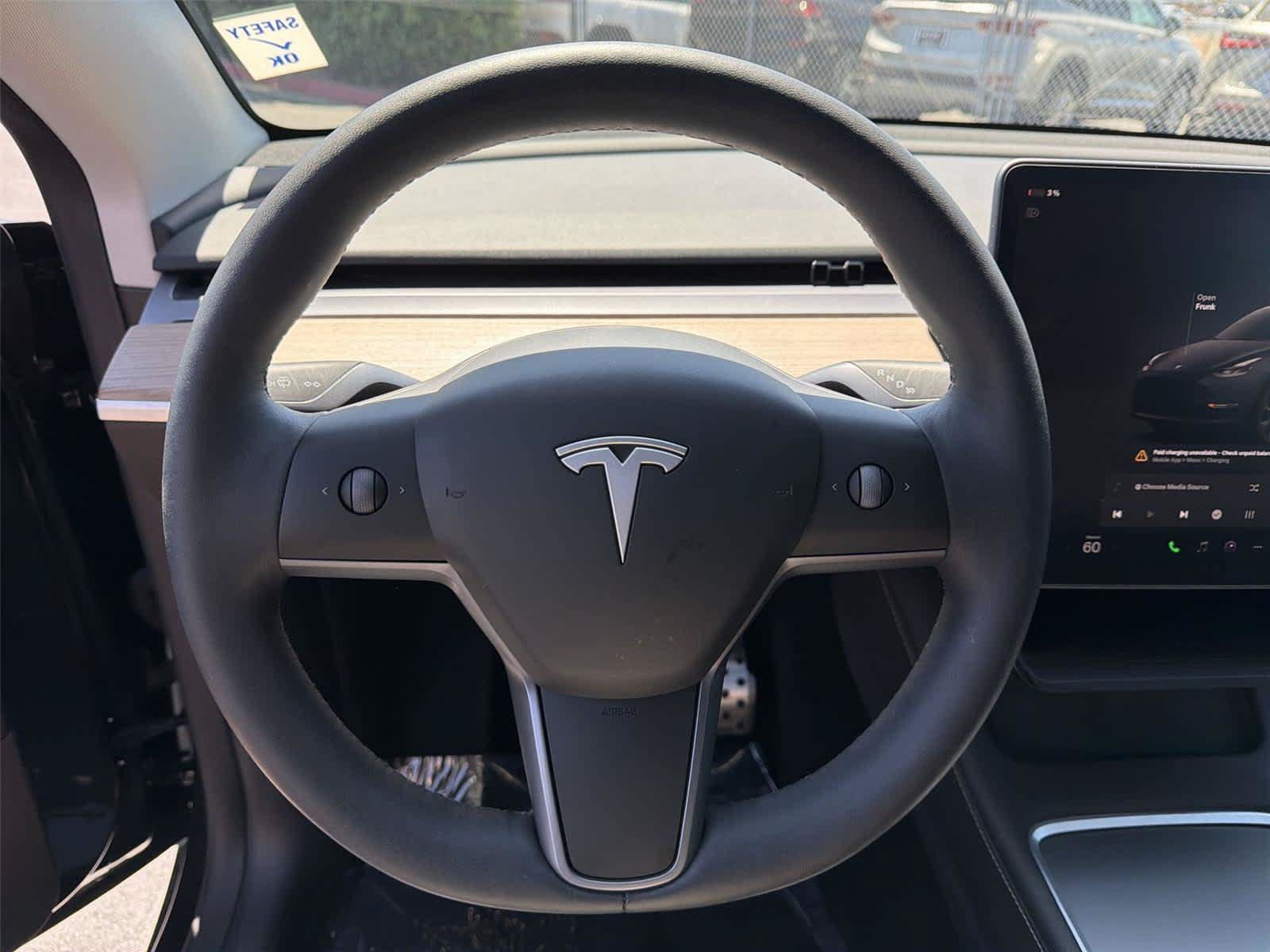 Used 2025 Tesla Model Y Long Range AWD/4WD image 16