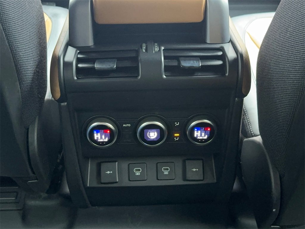 Used 2022 Land Rover Defender 110 X image 25