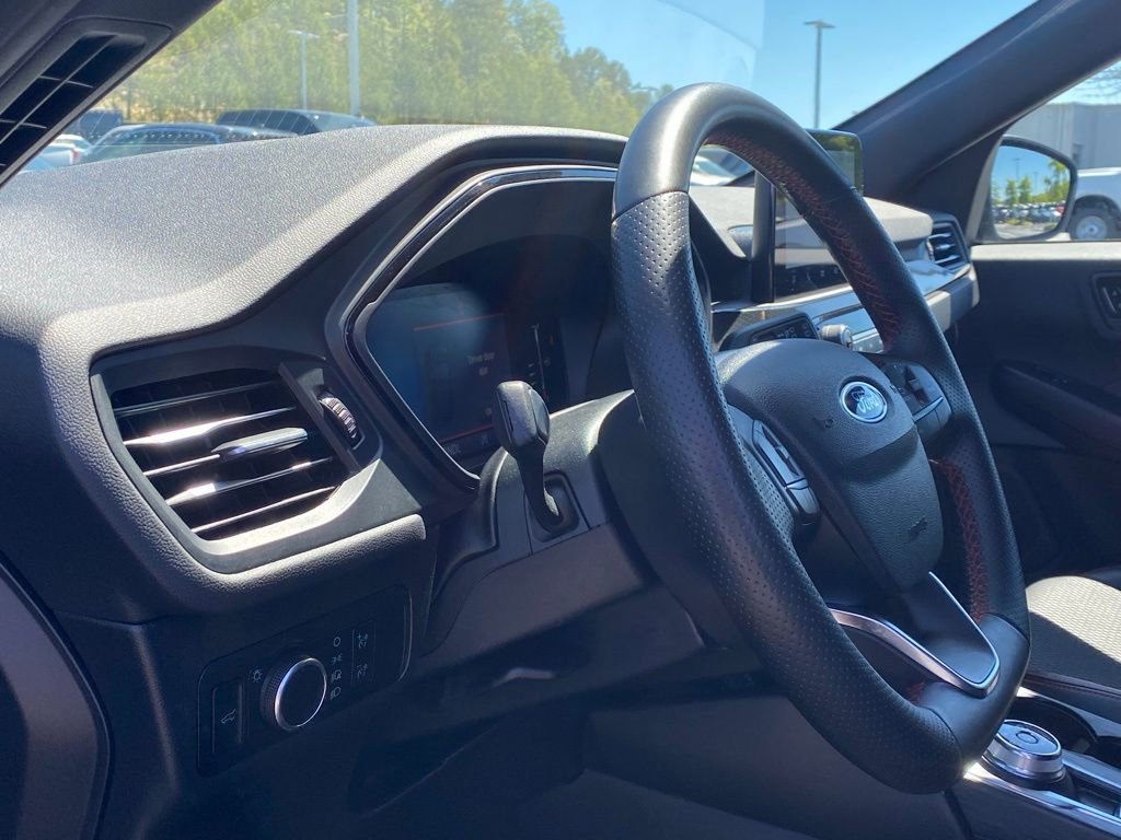 Certified 2023 Ford Escape ST-Line image 9