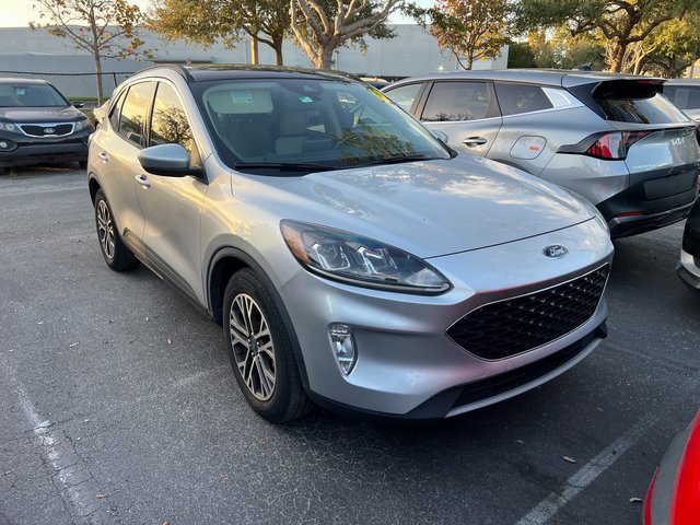 Used 2020 Ford Escape SEL image 2