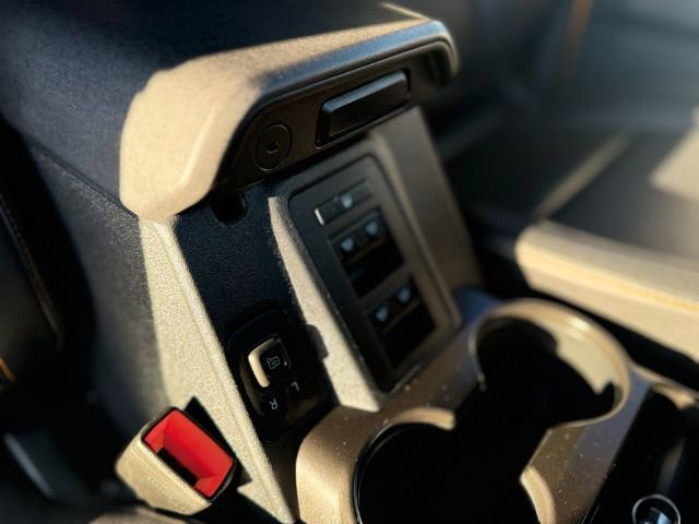 Used 2021 Ford Bronco Badlands image 28