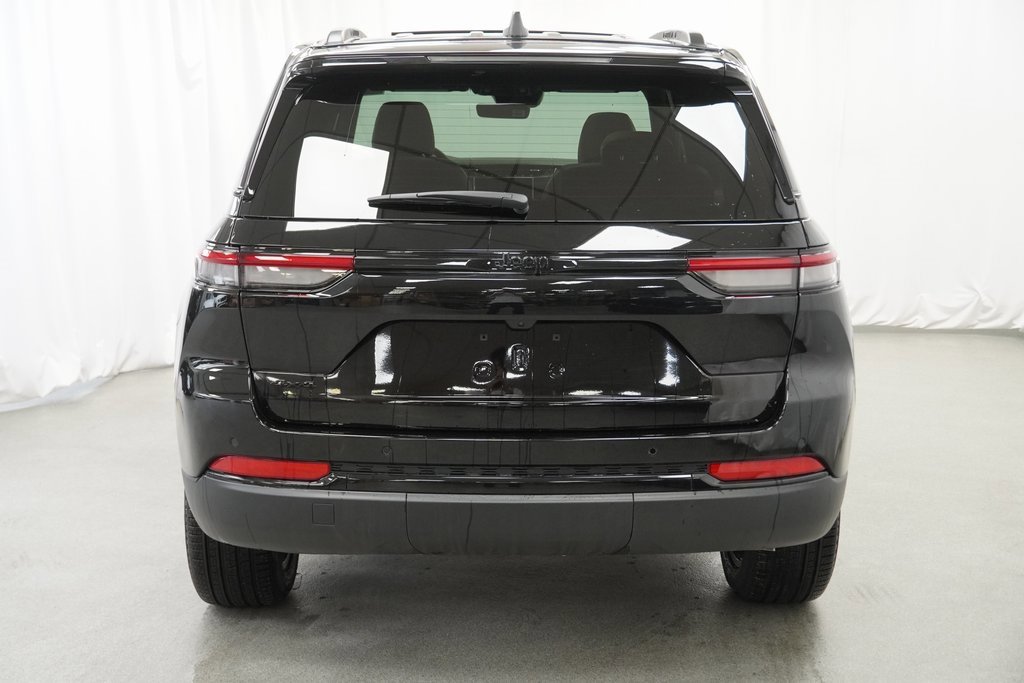 New 2025 Jeep Grand Cherokee Limited w/ Trailer Tow Package image 10