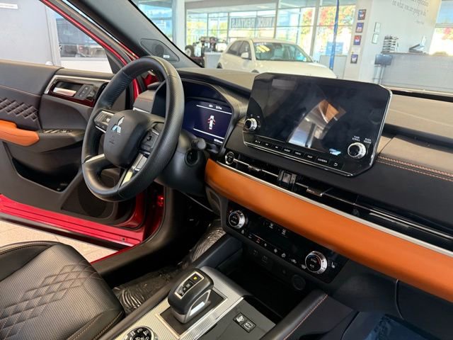 Used 2023 Mitsubishi Outlander SEL image 28