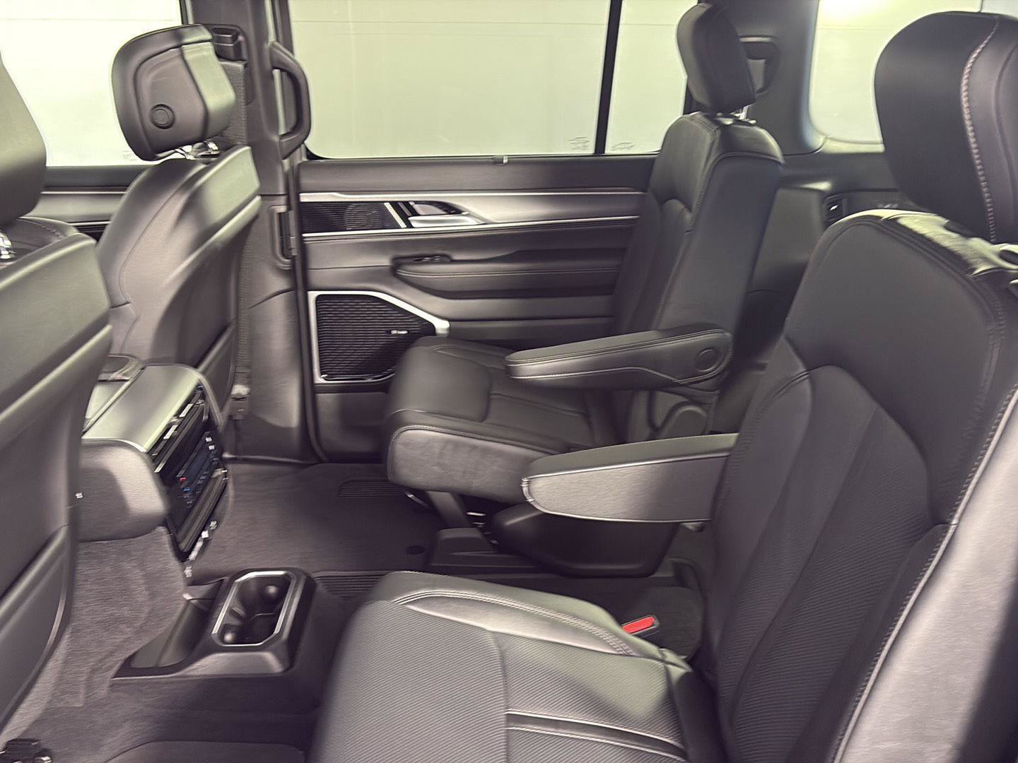 New 2026 Jeep Grand Wagoneer Limited AWD/4WD image 11