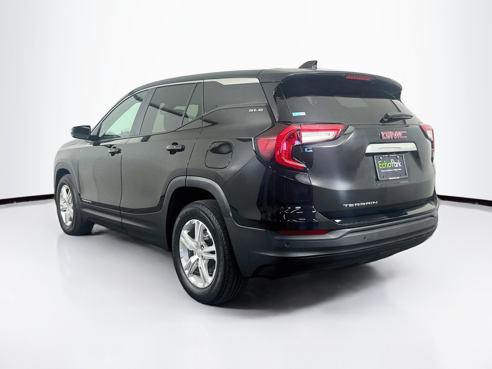 Used 2022 GMC Terrain SLE FWD image 5