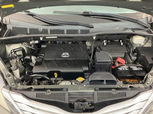 Used 2011 Toyota Sienna Limited image 33