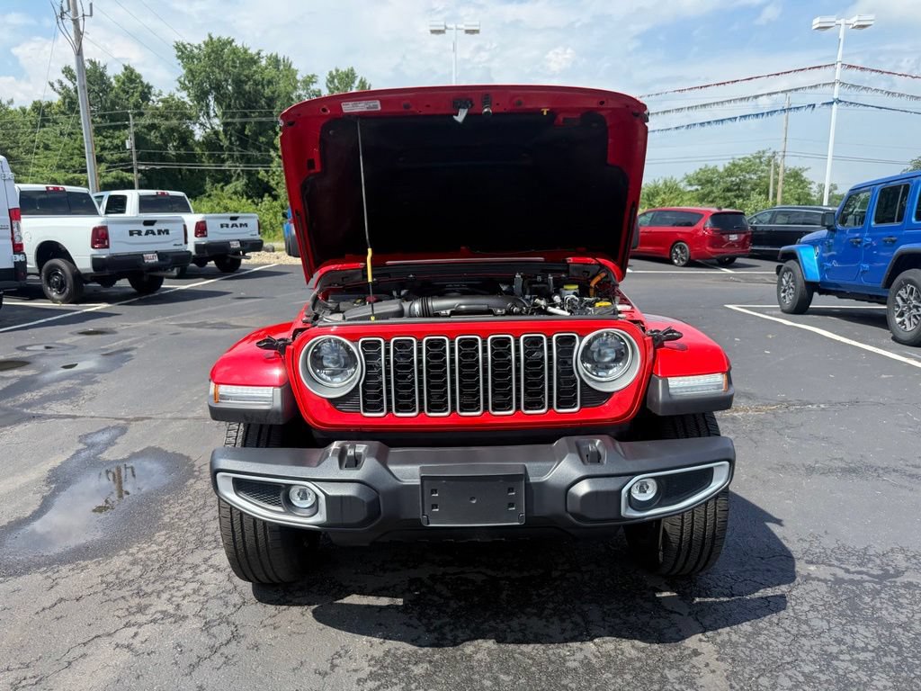 Used 2025 Jeep Wrangler Unlimited Sahara AWD/4WD image 57