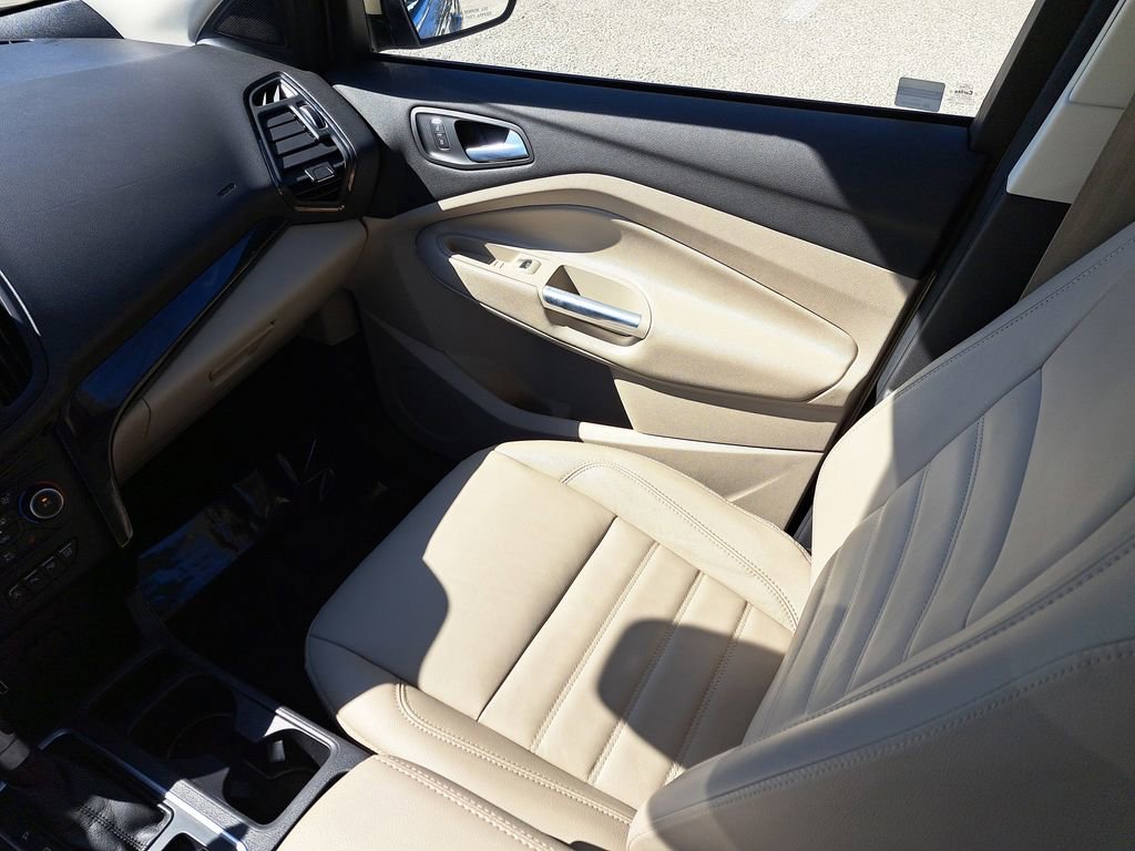 Used 2018 Ford Escape Titanium w/ Ford Safe & Smart Package image 13