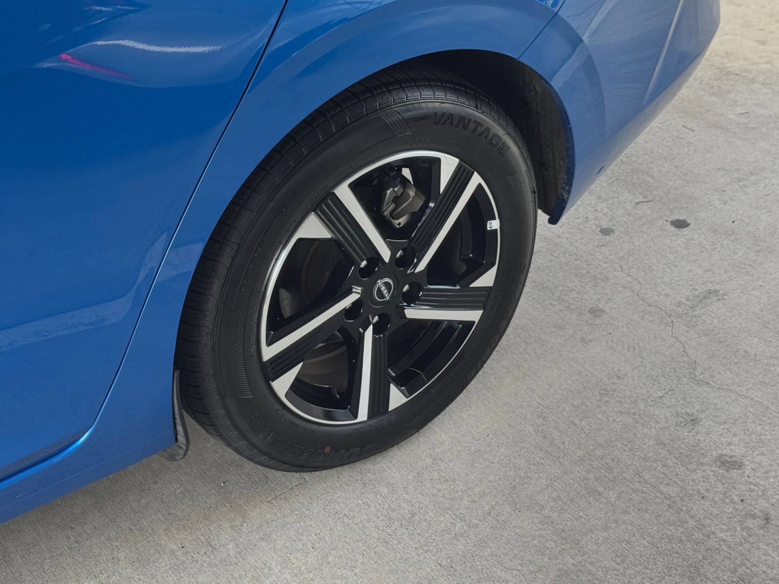 Used 2025 Nissan Sentra SV FWD image 28
