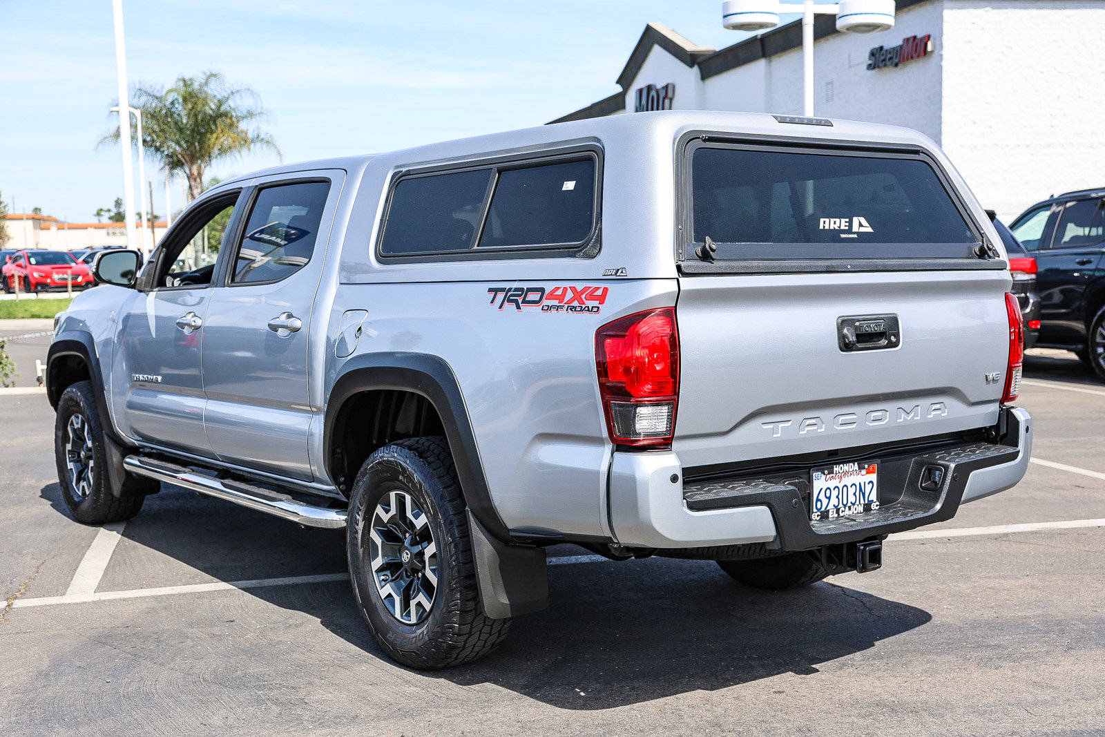 Used 2018 Toyota Tacoma TRD Off-Road w/ Technology Package image 21
