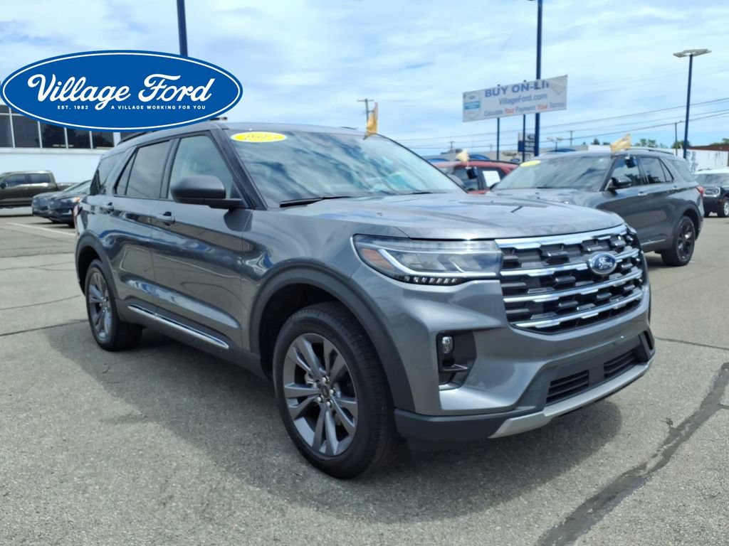 Used 2025 Ford Explorer Active w/ Active Comfort Package AWD/4WD image 4