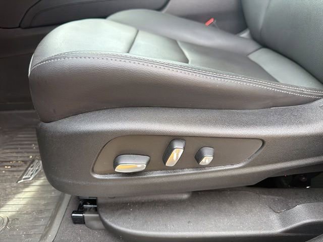 Used 2024 Cadillac XT5 Premium Luxury w/ Technology Package image 8