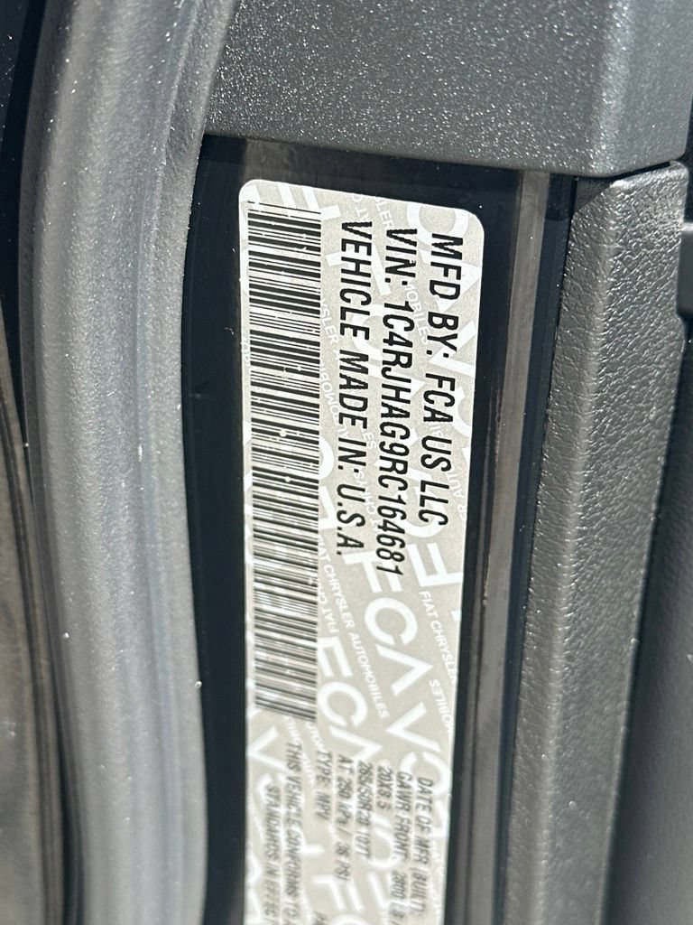 Used 2024 Jeep Grand Cherokee Altitude AWD/4WD image 39