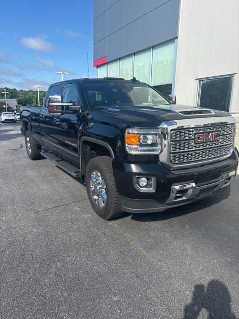 Used 2019 GMC Sierra 3500 Denali w/ Duramax Plus Package AWD/4WD image 5