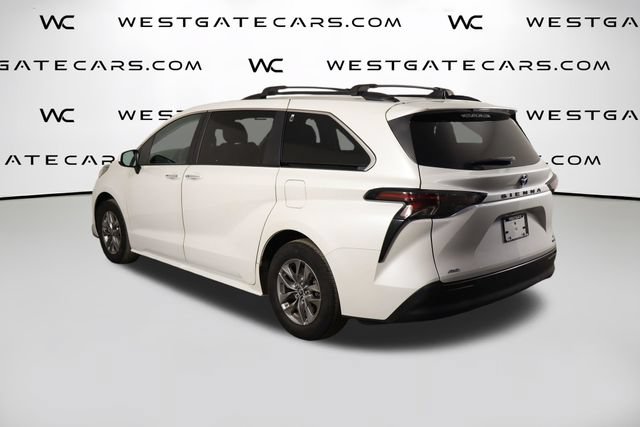 Used 2024 Toyota Sienna XLE AWD/4WD image 49