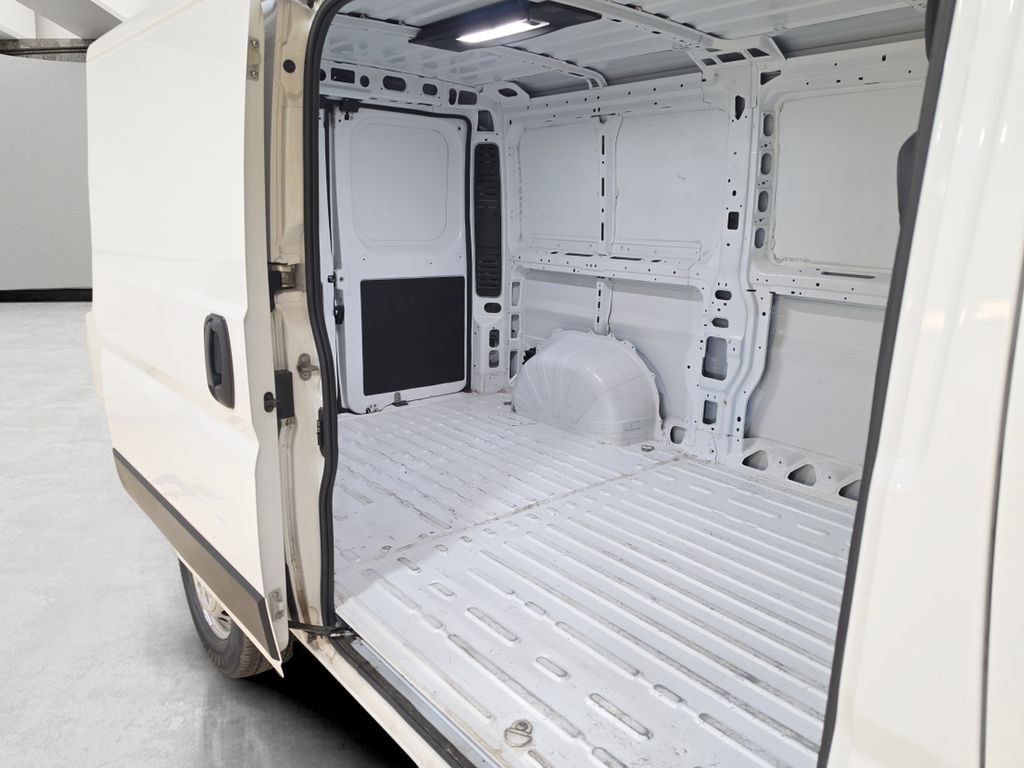Used 2025 RAM ProMaster 2500 w/ Convenience Group FWD image 12