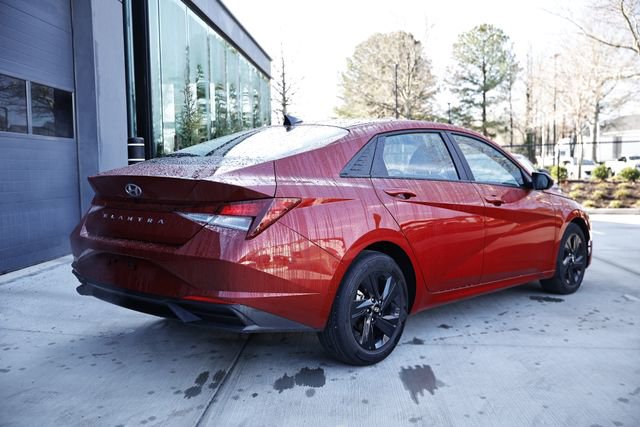 Used 2023 Hyundai Elantra SEL w/ Preferred Accessory Package image 6