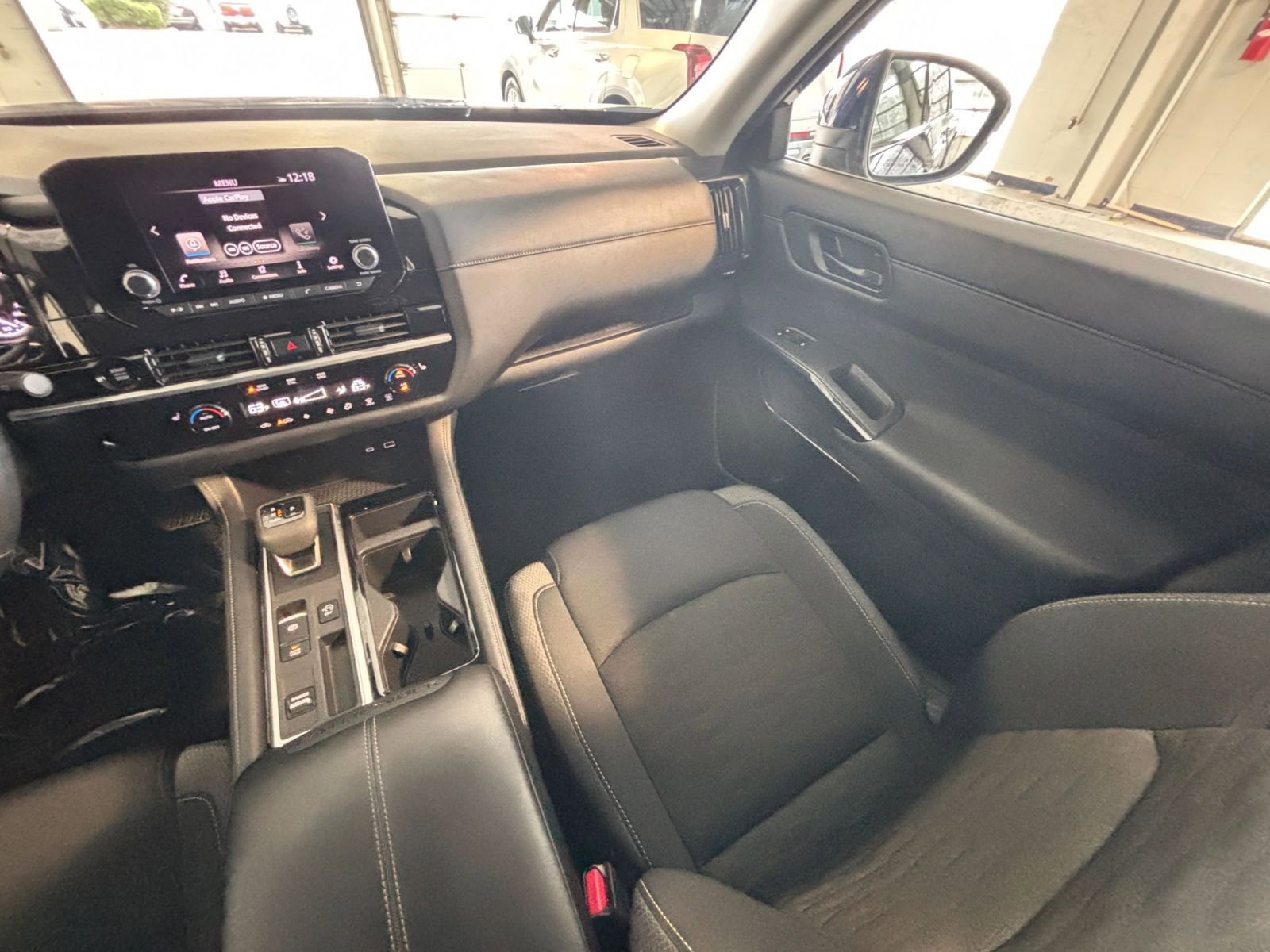 Used 2025 Nissan Pathfinder SV image 43