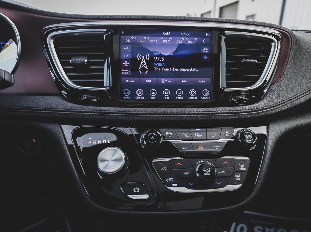Used 2020 Chrysler Pacifica Limited FWD image 5